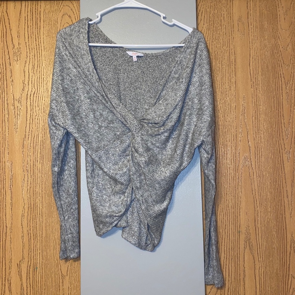 grey twisted top